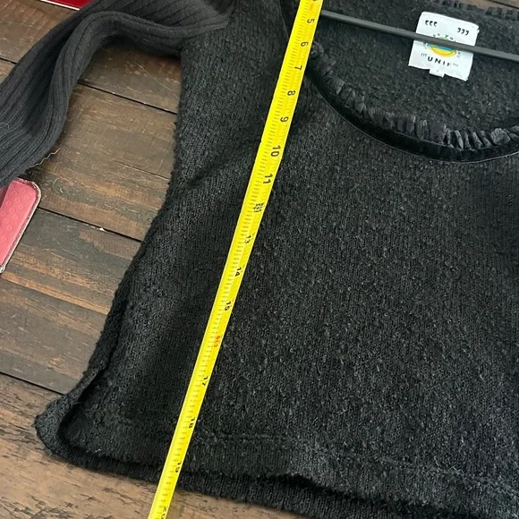 UNIF Vost Top - Picture 16 of 16